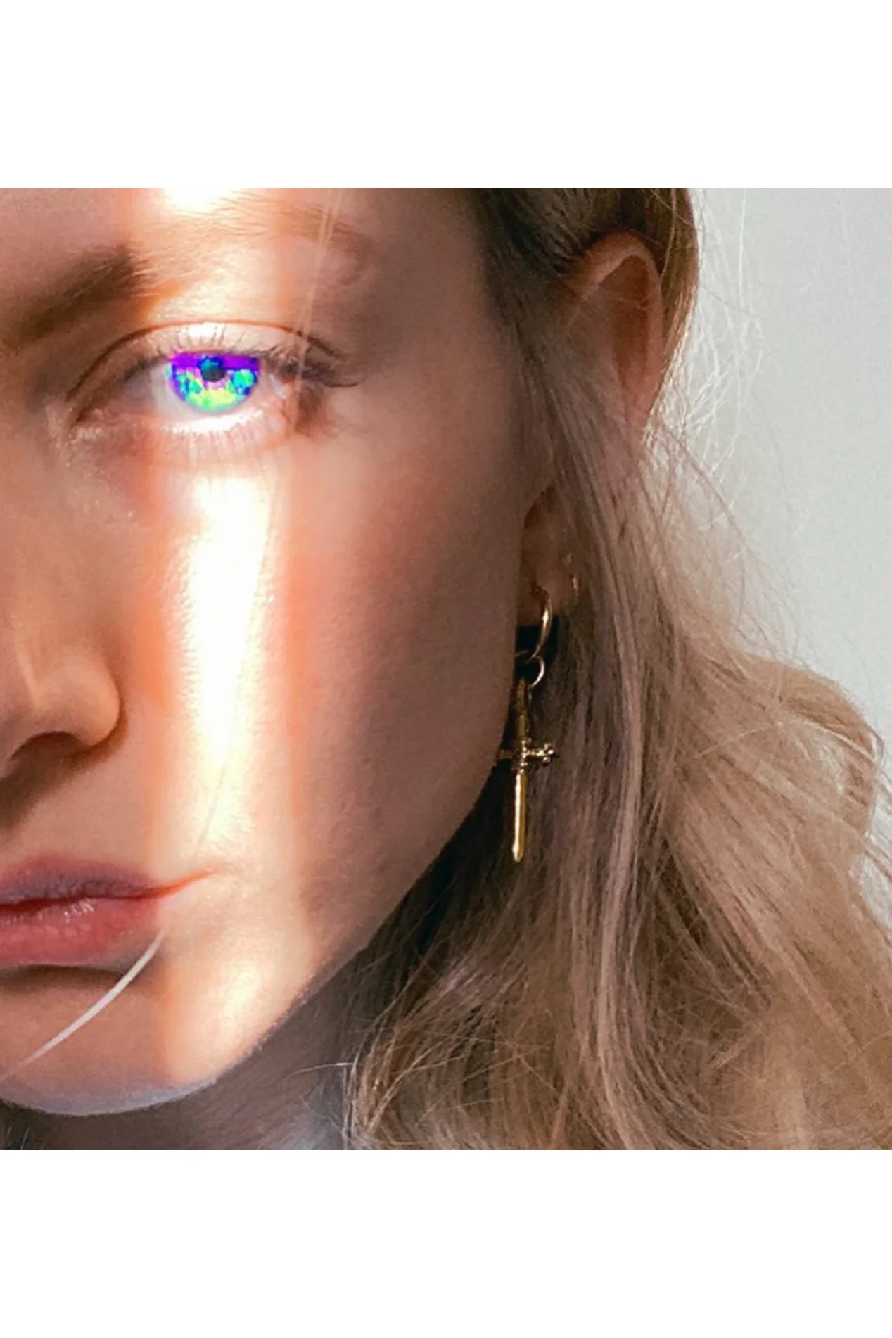 The Alexandra Hoop Earrings - Gold - Image 6